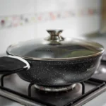 Cratita aluminiu Bohmann BH-1040-28, 28 x 7.5 cm, capac, marmorata, cu lingura din teflon, negru - imagine 4